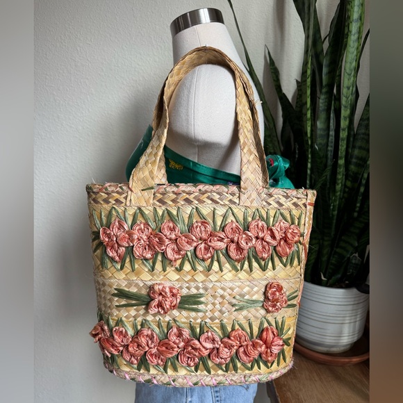 Vintage Handbags - Hand‑woven Straw Floral Tote with “Bahamas” Stitching — Beach Chic 13″ Straw Bag